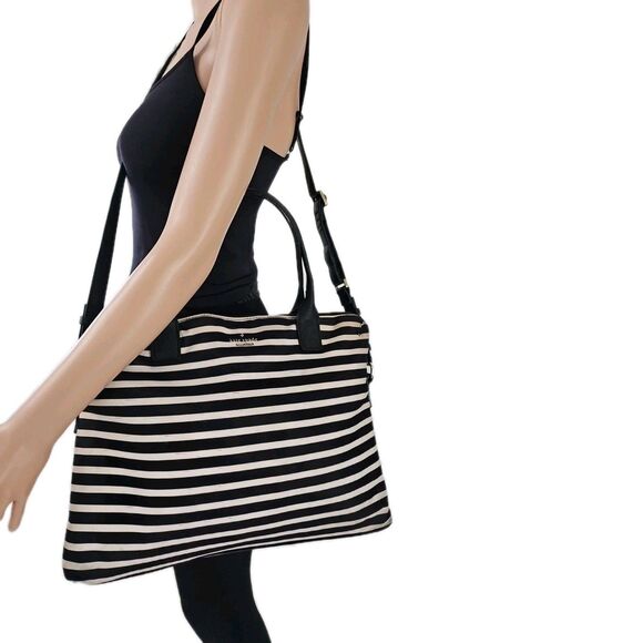 kate spade Handbags - Kate Spade Crossbody Bag